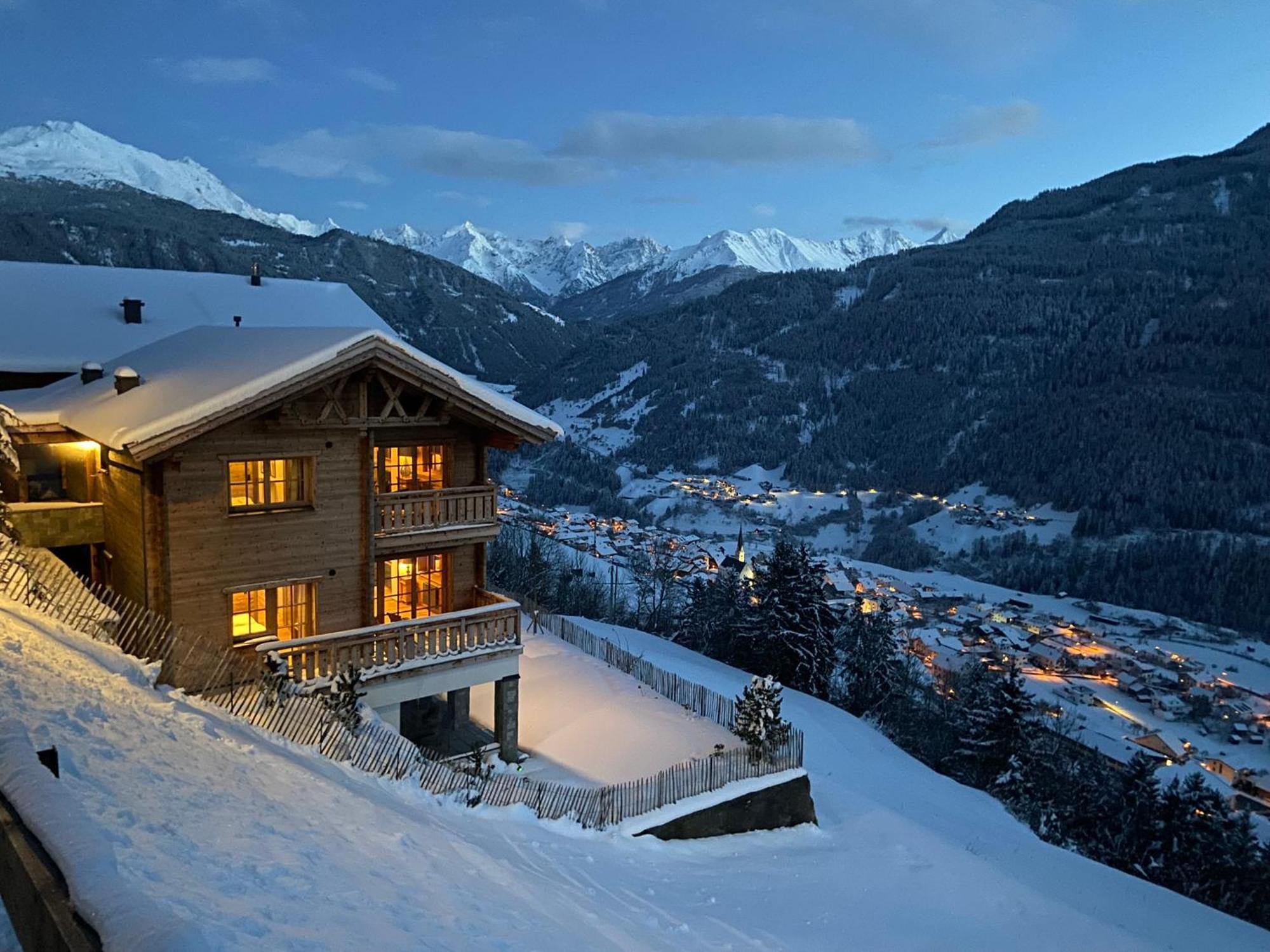 Panorama Lodge Fliess Exterior photo
